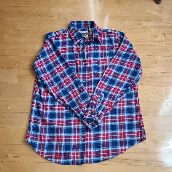 Ladies Button down Flannel shirt - Picture 5 of 5